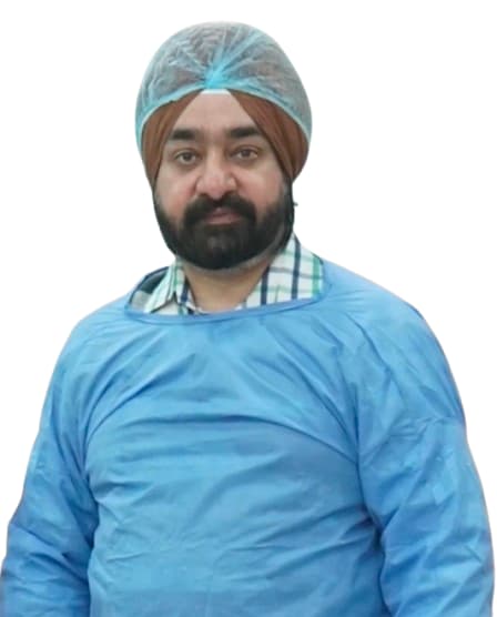 Dentist in Sec 18, Noida - Dr. Gauravjit Singh Ratra