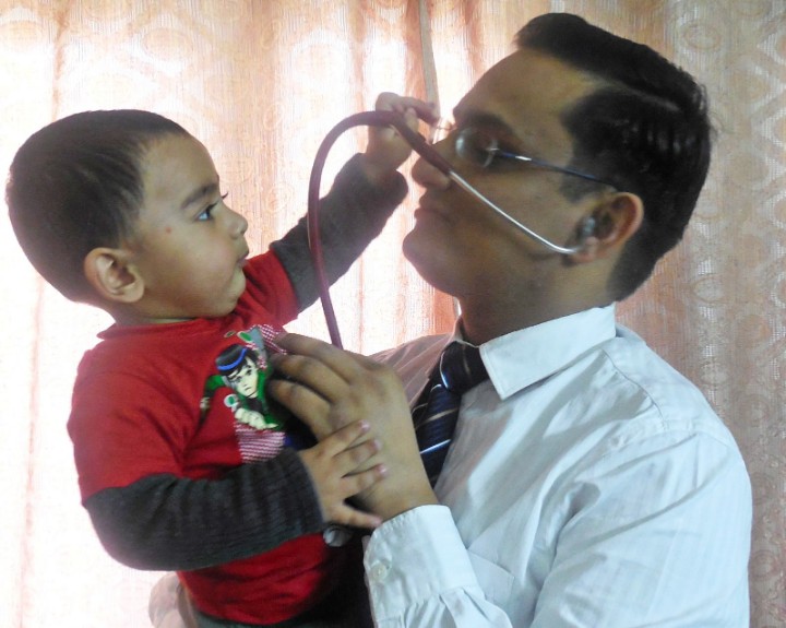 Dr Amit Agarwal Child Kidney Doctor Noida