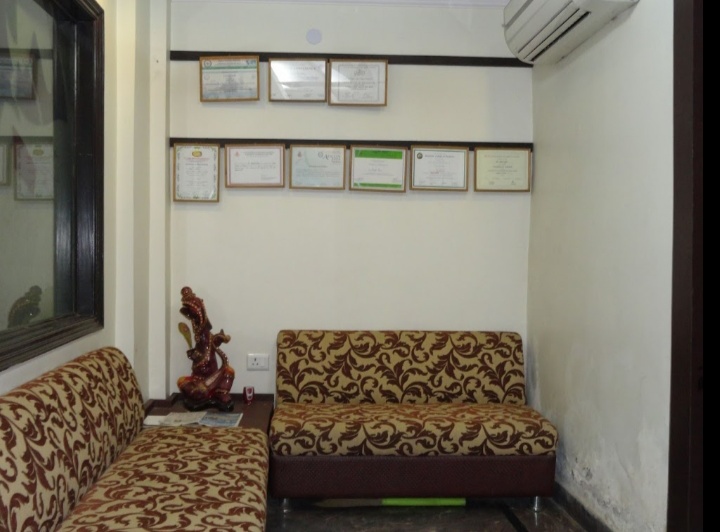 Saksham Surgicare Vikas Puri Patient Waiting Area