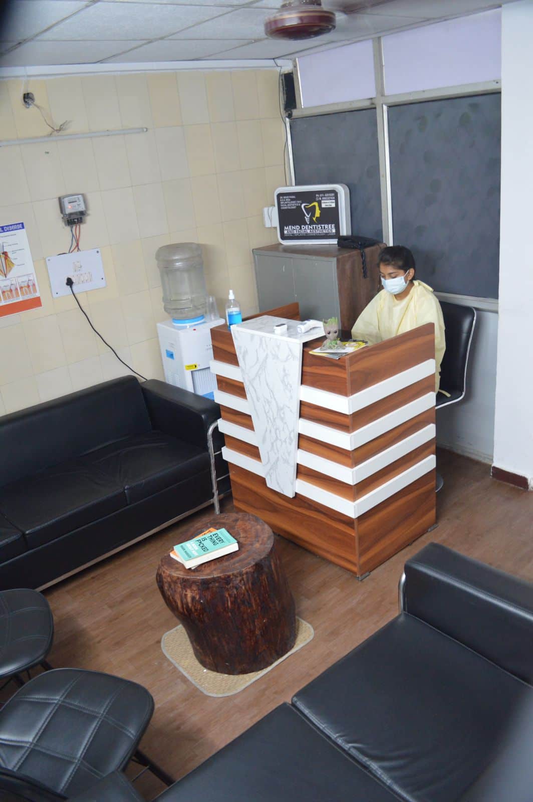 Help Desk & Spacious Waiting Area - Mend Dentistree, Rajinder Nagar.