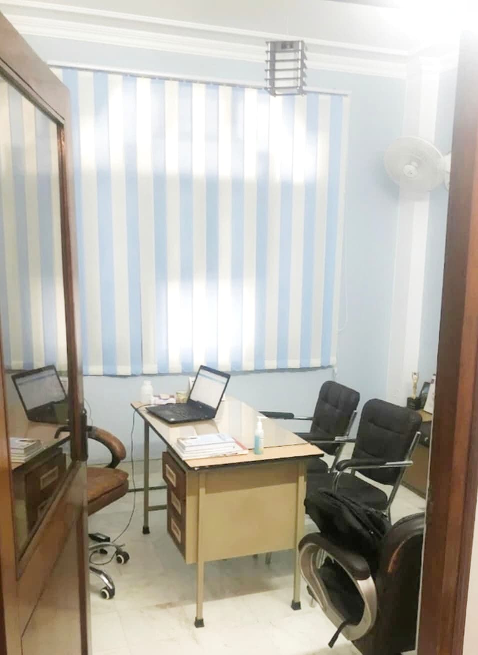 Consultation Area - Dr Amrit's Implant & Cosmetic Centre, Karol Bagh