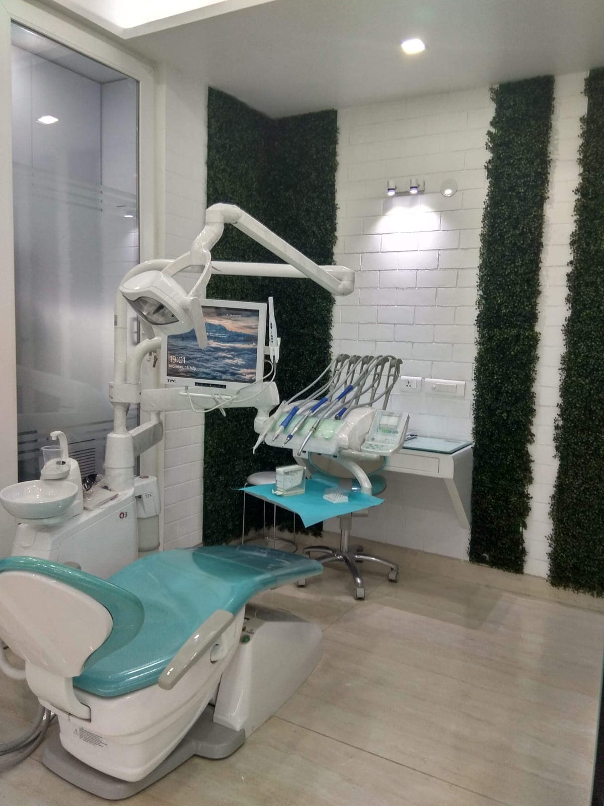 Operatory 1 at The 32 Pearls Dental Clinic, Dwarka