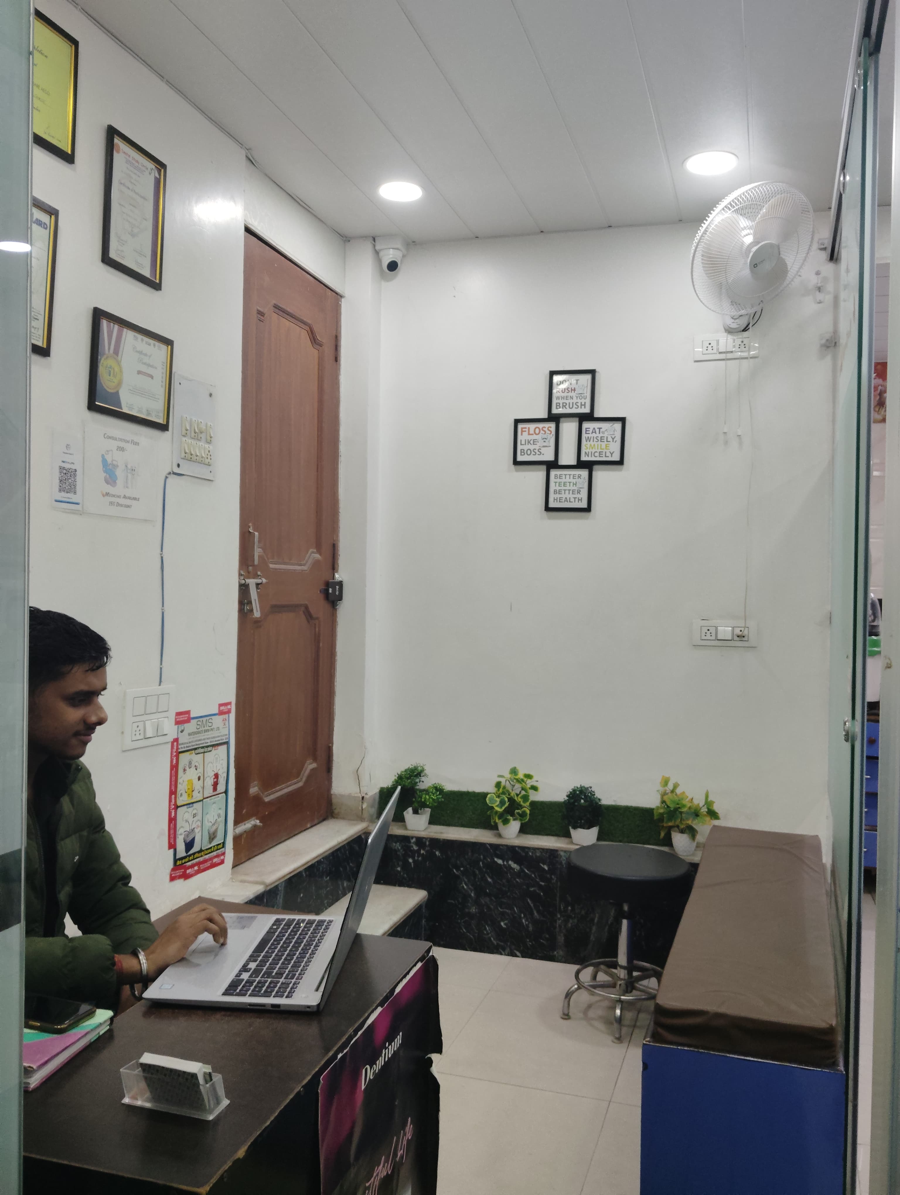 Patient Waiting Area - Dr Deepika Dental Hub Clinic, Uttam Nagar