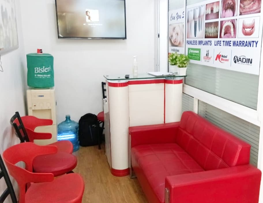 Reception & Waiting Area - Ratra Dental Clinic Sector - 15A Noida