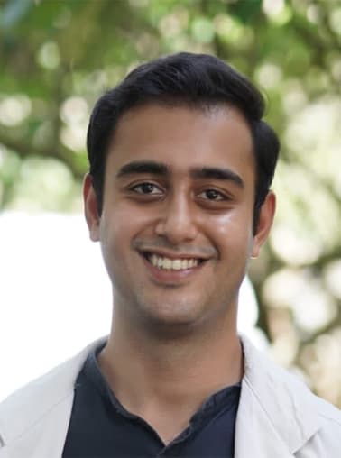 Endodontist in Ashok Vihar, Delhi - Dr. Hrithik Arora