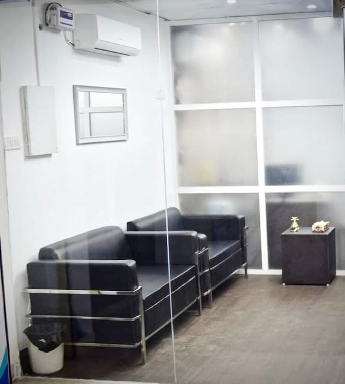 Waiting Area - Dental Makeover, indirapuram