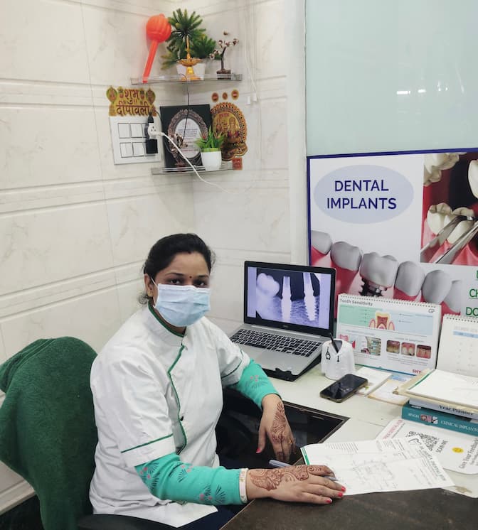 Implantologist in Uttam Nagar - Dr. Deepika Goel
