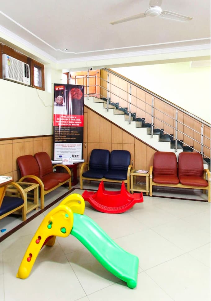 Waiting Area - Dr. Arvind Garg Pediatrician Clinic in Sector 19, Noida