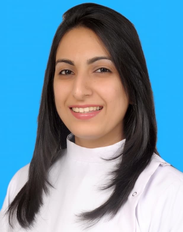 Dentist in Sector 29, Noida - Dr. Shivani Dadwal Salaria