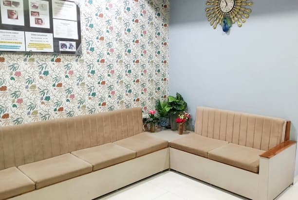 Patient Wating Area - Kaashvi Medident Sector 49 Noida