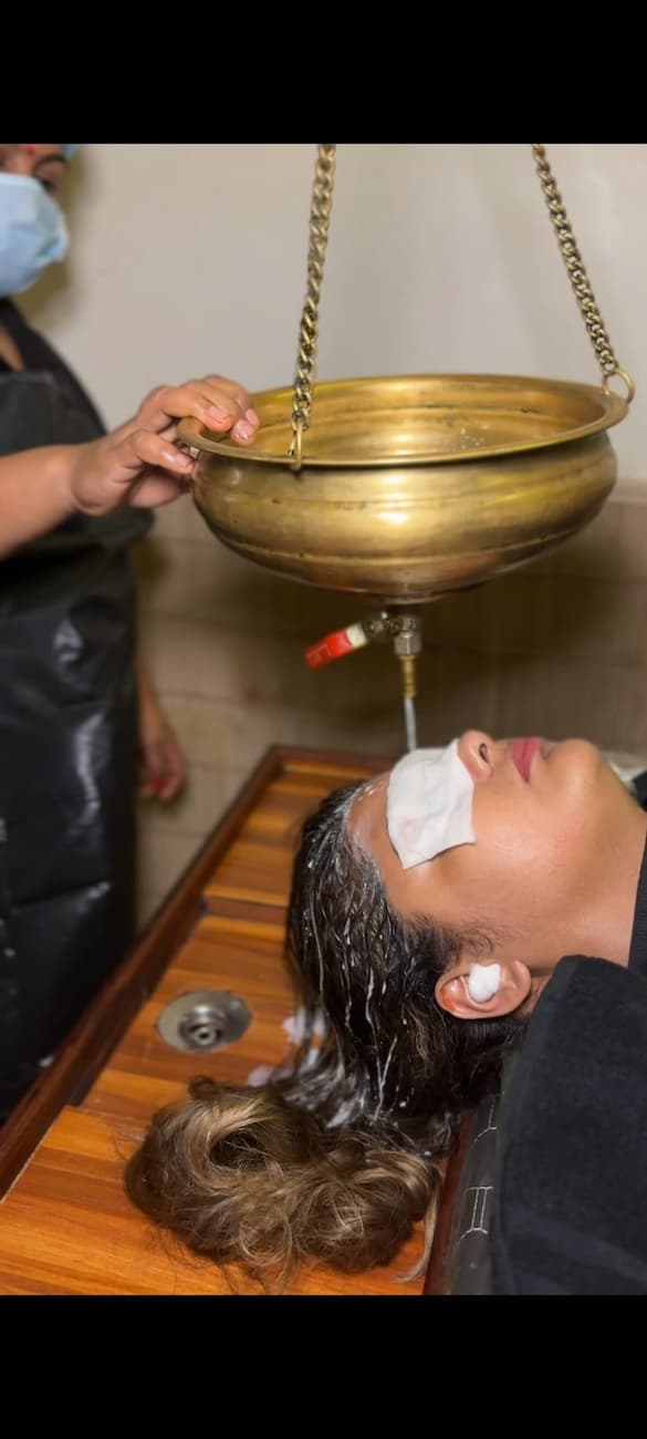 shirodhara therapy treatment in rohini, delhi